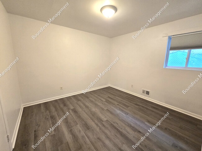 Building Photo - 2762 Palm Dr