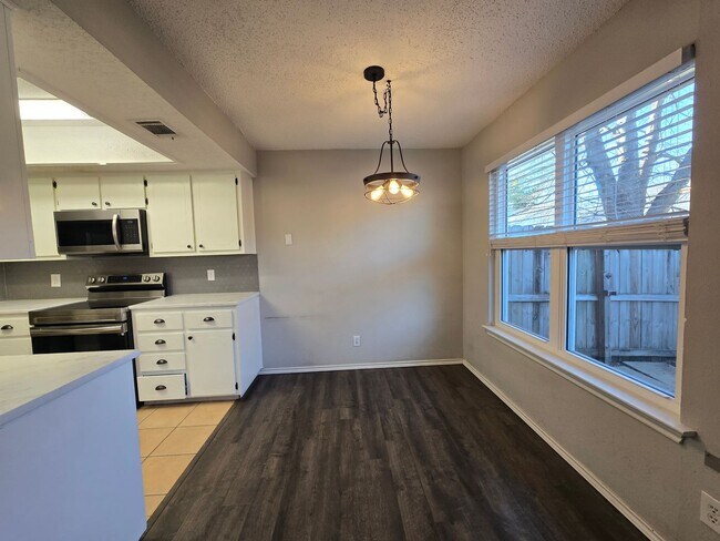 Building Photo - 8810 Springmail Cir