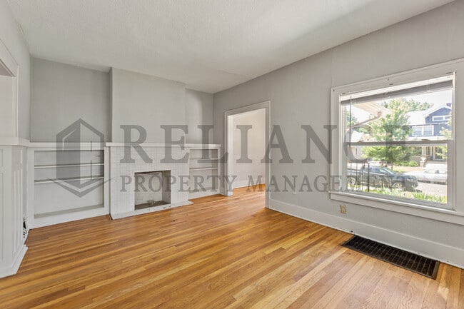 Building Photo - 448 N Fountain St