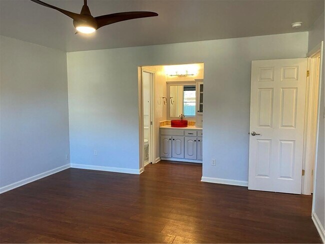 Building Photo - 8901 Sparkling Creek Dr