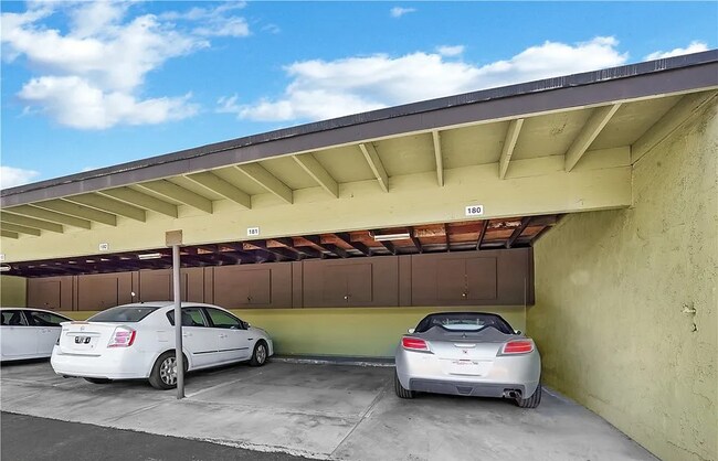 Building Photo - Nestled within the tranquil Creekside Vill...