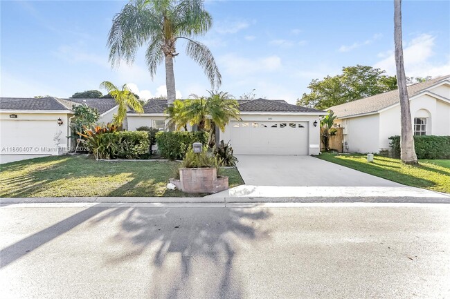 Primary Photo - 1332 Waterway Cove Dr