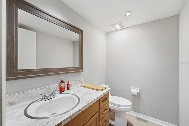 Building Photo - 525 Oak Haven Dr