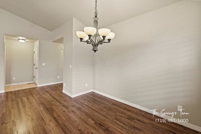 Building Photo - BEAUTIFUL 4BD + BONUS ROOM/3BA/3 CAR GARAG...