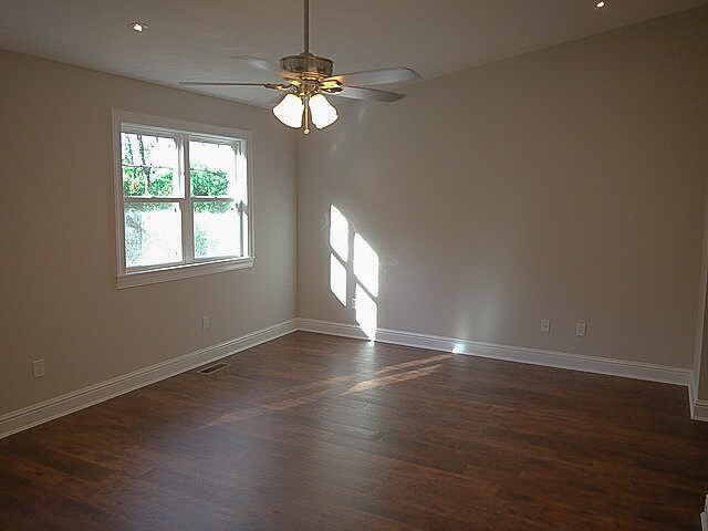 Building Photo - 26 Rujon Dr