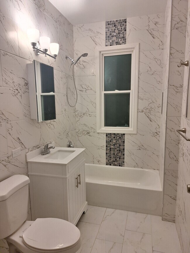 Building Photo - 13251 S Commercial Ave