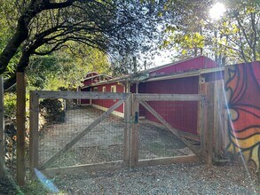 Building Photo - 18728 Three Homes Rd