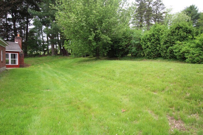 Building Photo - Large 4 bedroom, 2 bath home for rent in R...