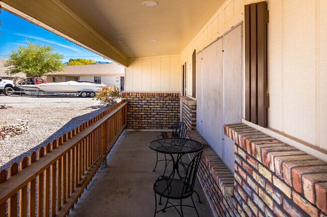 Building Photo - 1815 Palo Verde Blvd S
