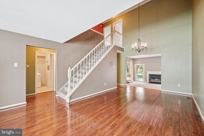 Building Photo - 10 Corlen Ct