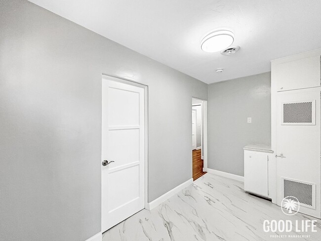 Building Photo - zIsla Vista Dr