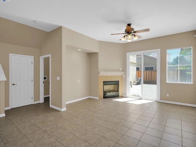 Building Photo - 4312 Middlefield Dr