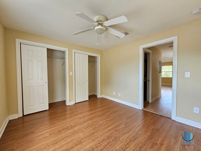 Building Photo - 117 N Evergreen Ave