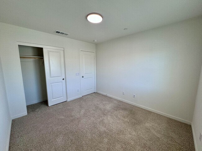 Building Photo - Stunning 4 bedroom 3 bathroom Murrieta hom...