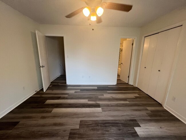 Building Photo - 115 Hughes St NE