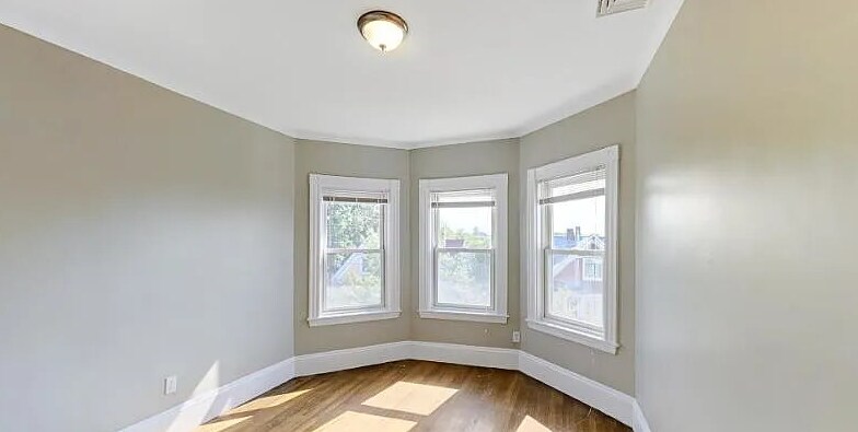 Building Photo - 17 Ashley St