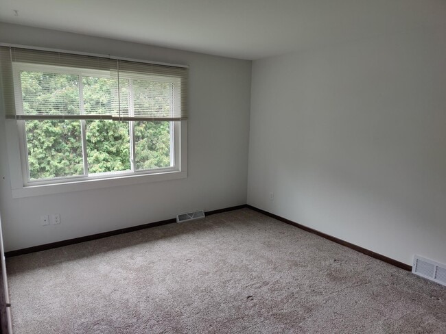 Building Photo - 2022 Adderbury Ln