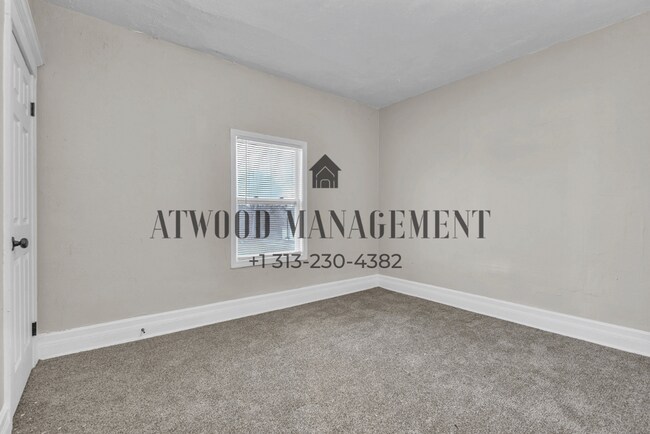 Building Photo - This beautifully updated 3-bedroom, 1-bath single-family home is ready for move-in!