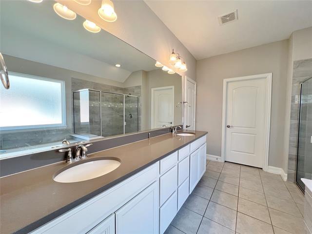Building Photo - 3620 Venetian Ct