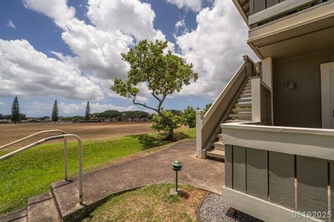 Building Photo - Bright and Cozy 2BR/1BA/1PKG unit in Royal...