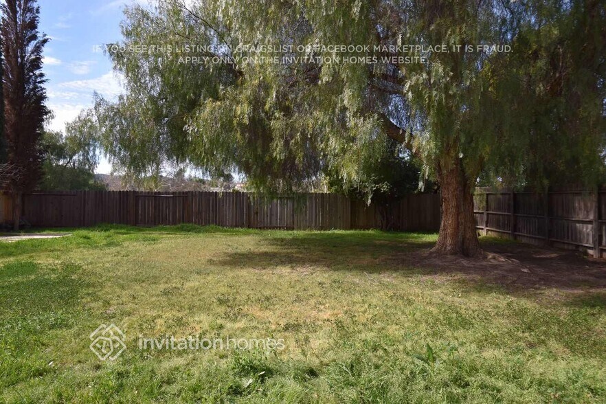 Building Photo - 42705 San Julian Pl