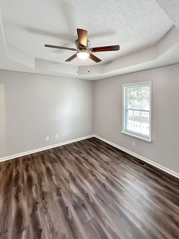 Building Photo - 130 Phillip Dr