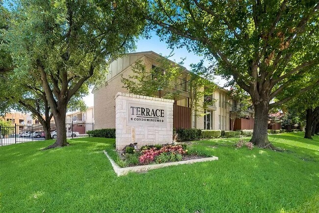 Building Photo - 4512 Amesbury Dr