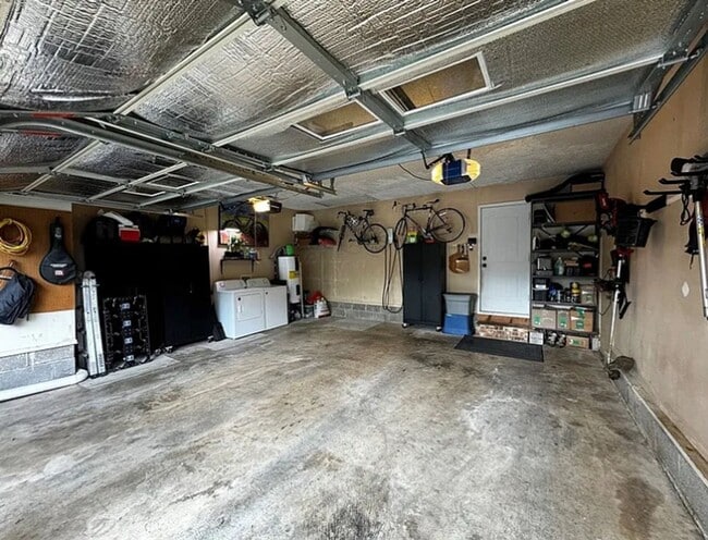 Building Photo - 1739 Creek Ct