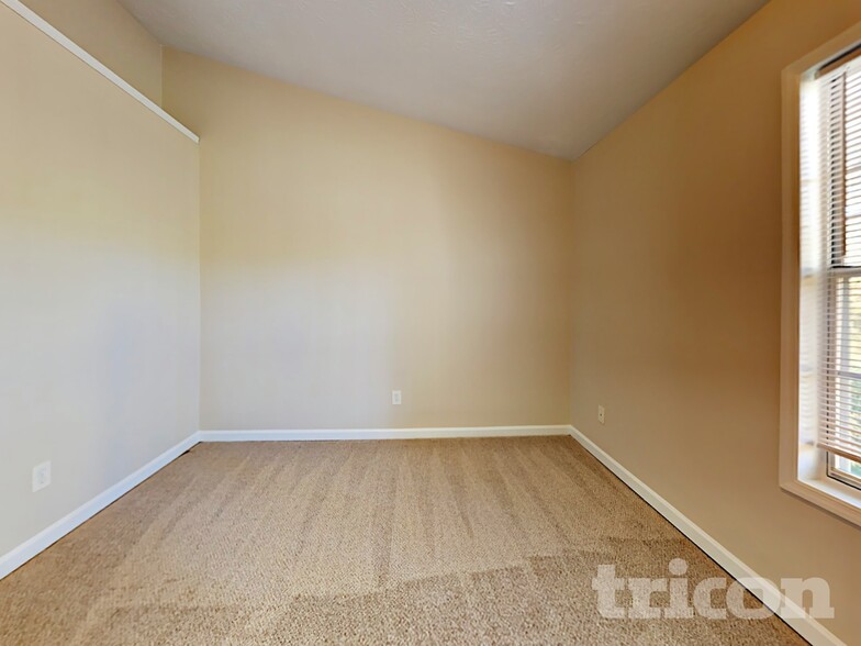 Building Photo - 2481 Dublin Ct