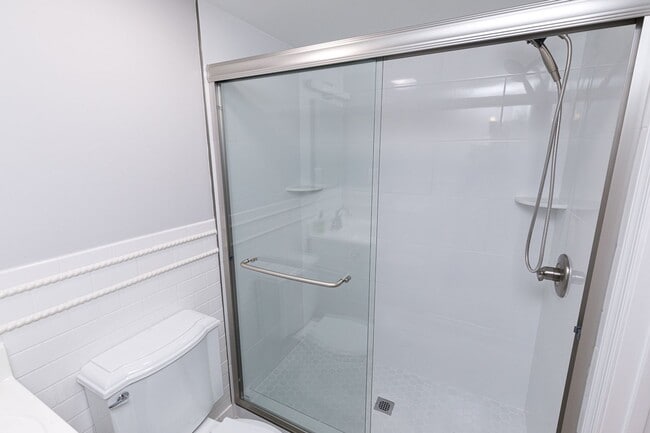 Building Photo - Prime Logan Circle Studio with In-Unit W/D!
