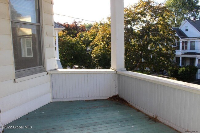 Building Photo - 1319 Poplar St