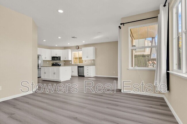Building Photo - 1162 Waverly Cir