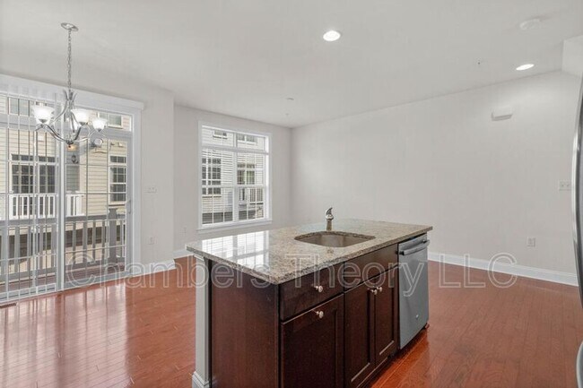 Building Photo - 415 N Upton Ct