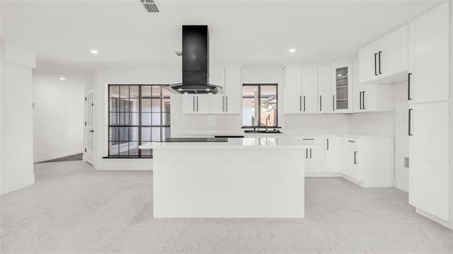 Building Photo - 2405 Bennington Ct