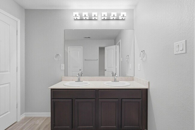 Building Photo - 9431 Paloma Creek Dr