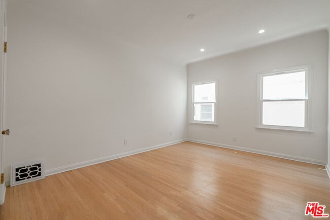 Building Photo - 1209 S Highland Ave