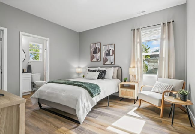 Building Photo - 2825 Macpherson Ave