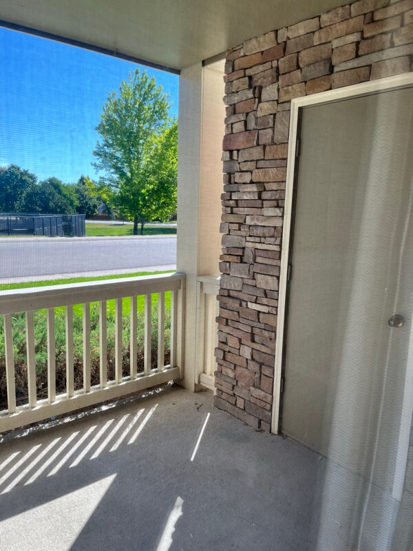 Building Photo - 5225 White Willow Dr