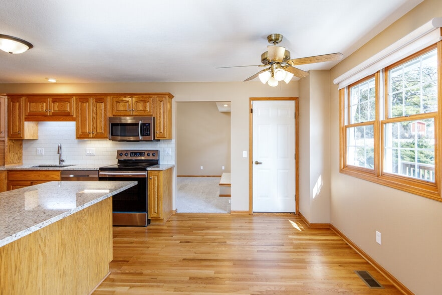Dining Room - 2200 Pinehurst Dr