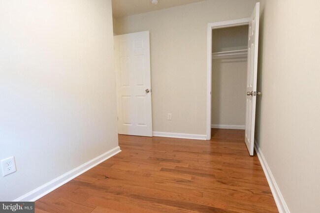 Building Photo - 102 Brookfield Terrace