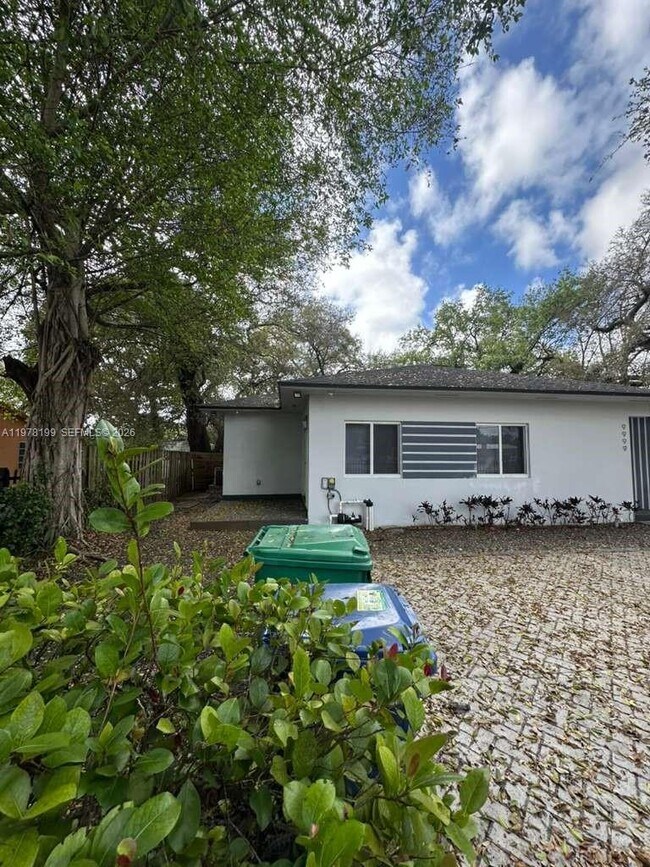 Building Photo - 9999 NW 23rd Ave