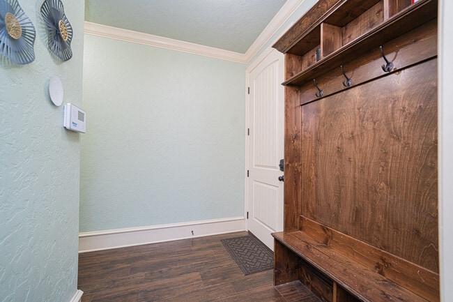 Building Photo - 1610 Olympic Drive