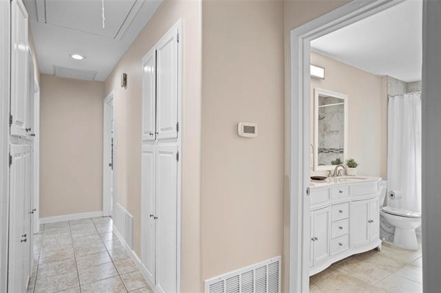 Building Photo - 8735 S Monticello Cir