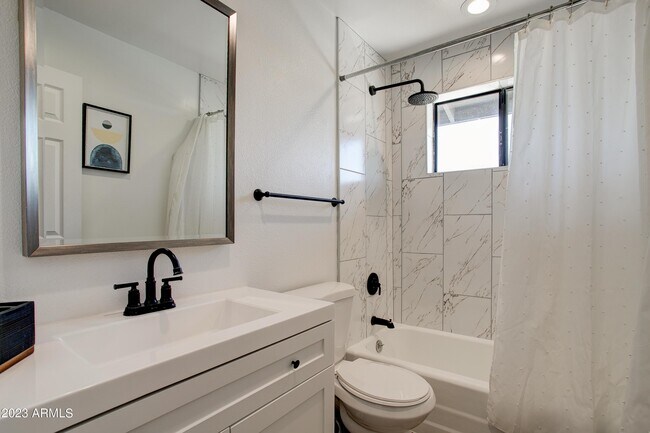 Building Photo - 1201 E Northview Ave