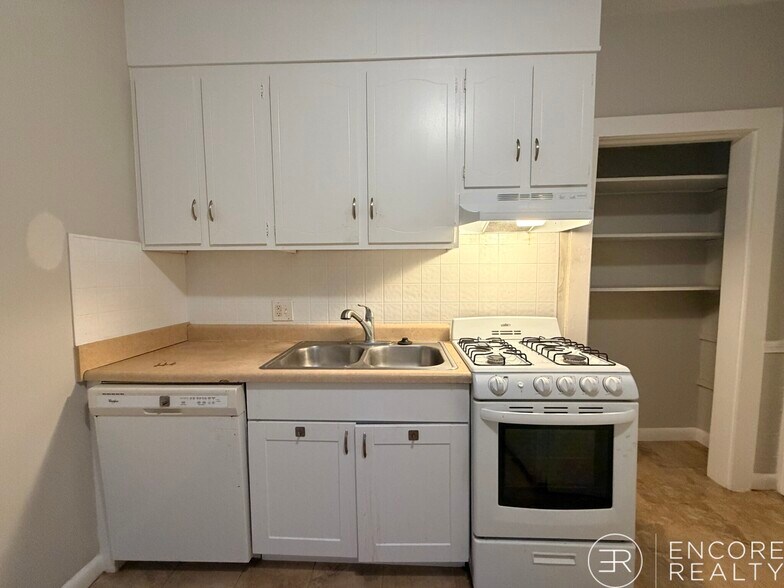 Building Photo - 9 Elmer St