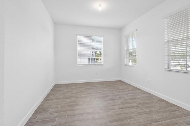 Building Photo - 6843 Cobia Cir