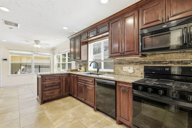 Building Photo - 3807 Glenwood Springs Dr