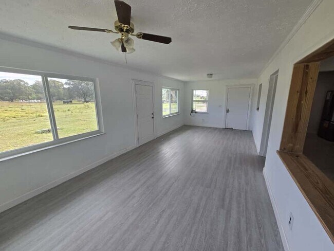 Building Photo - Beautiful Fort Pierce Home – Great Locatio...