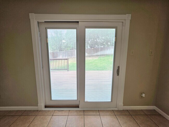 Building Photo - Beautiful 4 Bedroom Home for Lease!