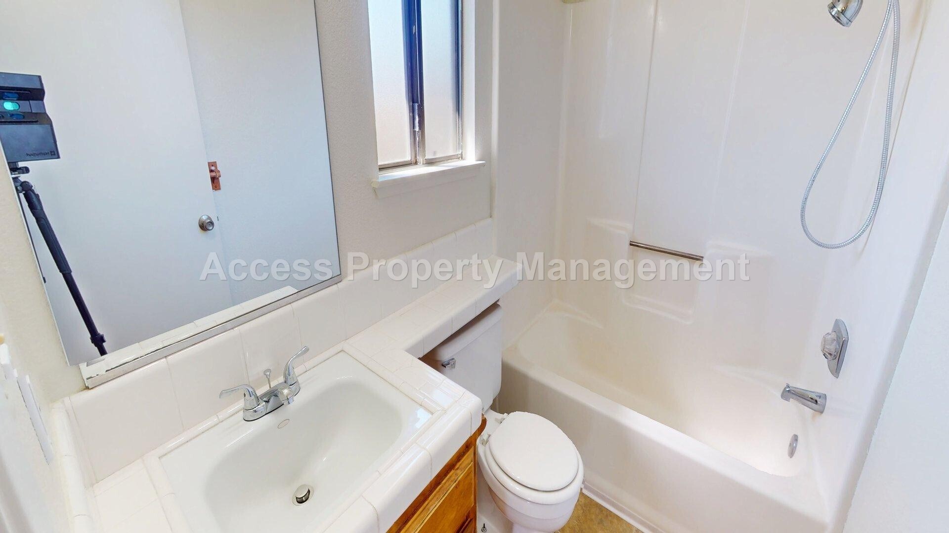 Building Photo - 1535 Springville Way